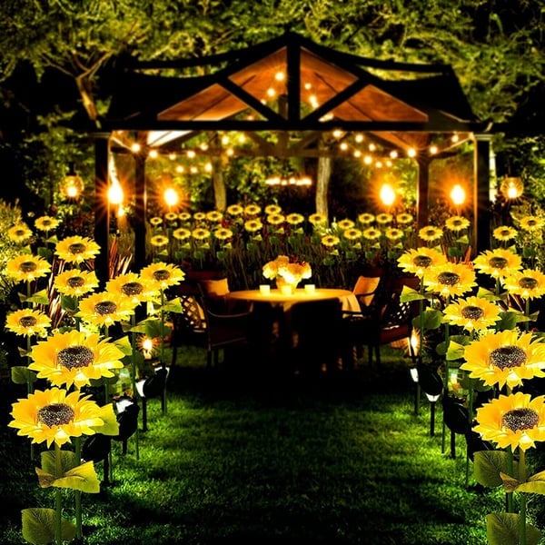 3 Triple-Head Solar-Powered Sunflower Lamp